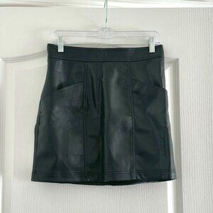 Faux leather mini skirt - Size 8